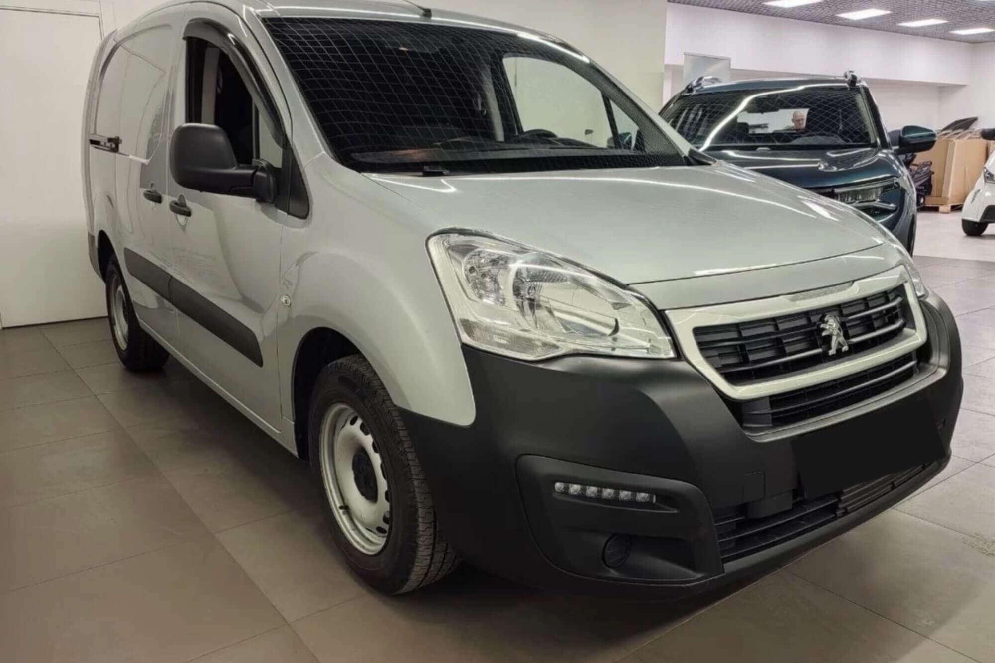 Peugeot Partner Yellow