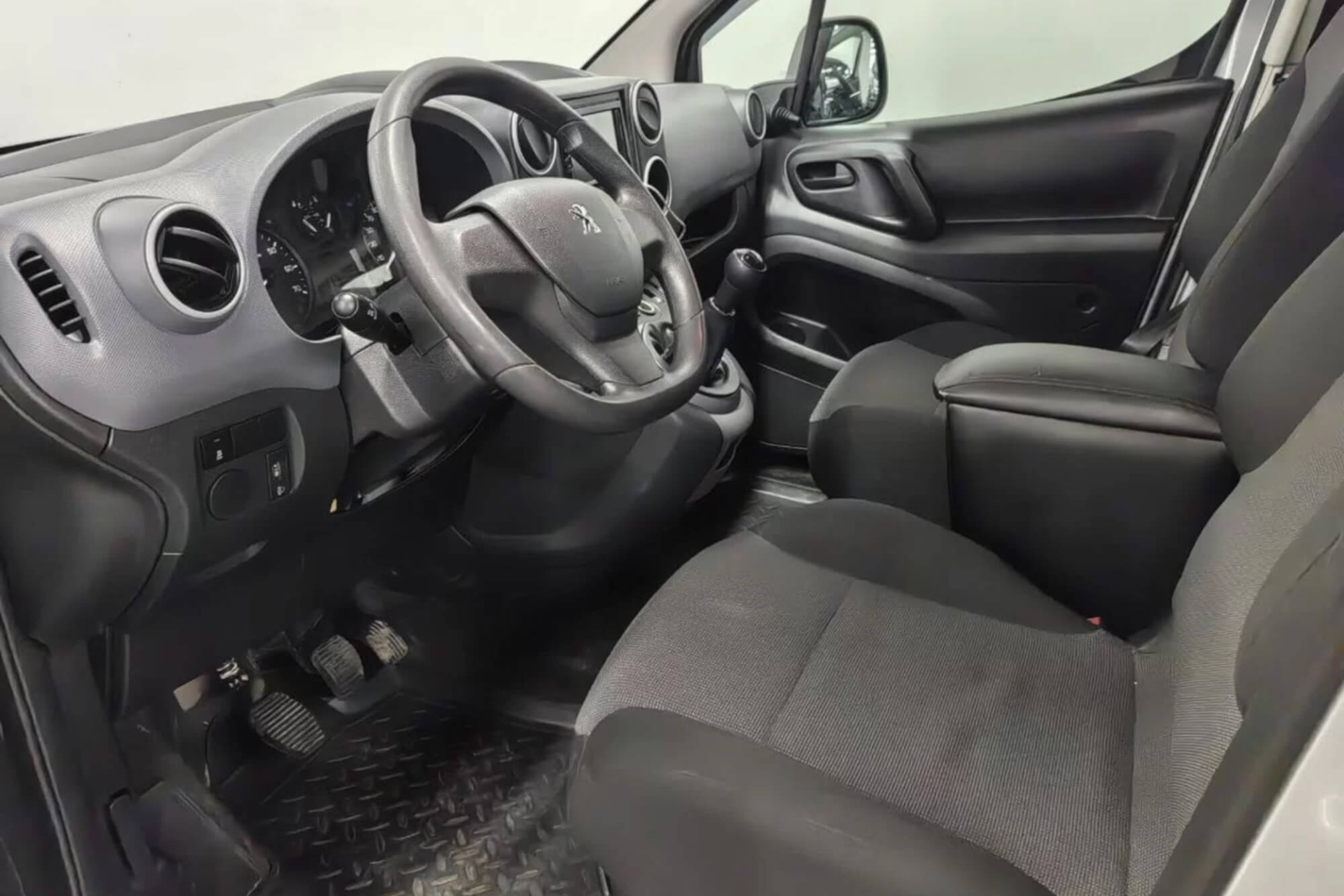 Peugeot Partner Yellow