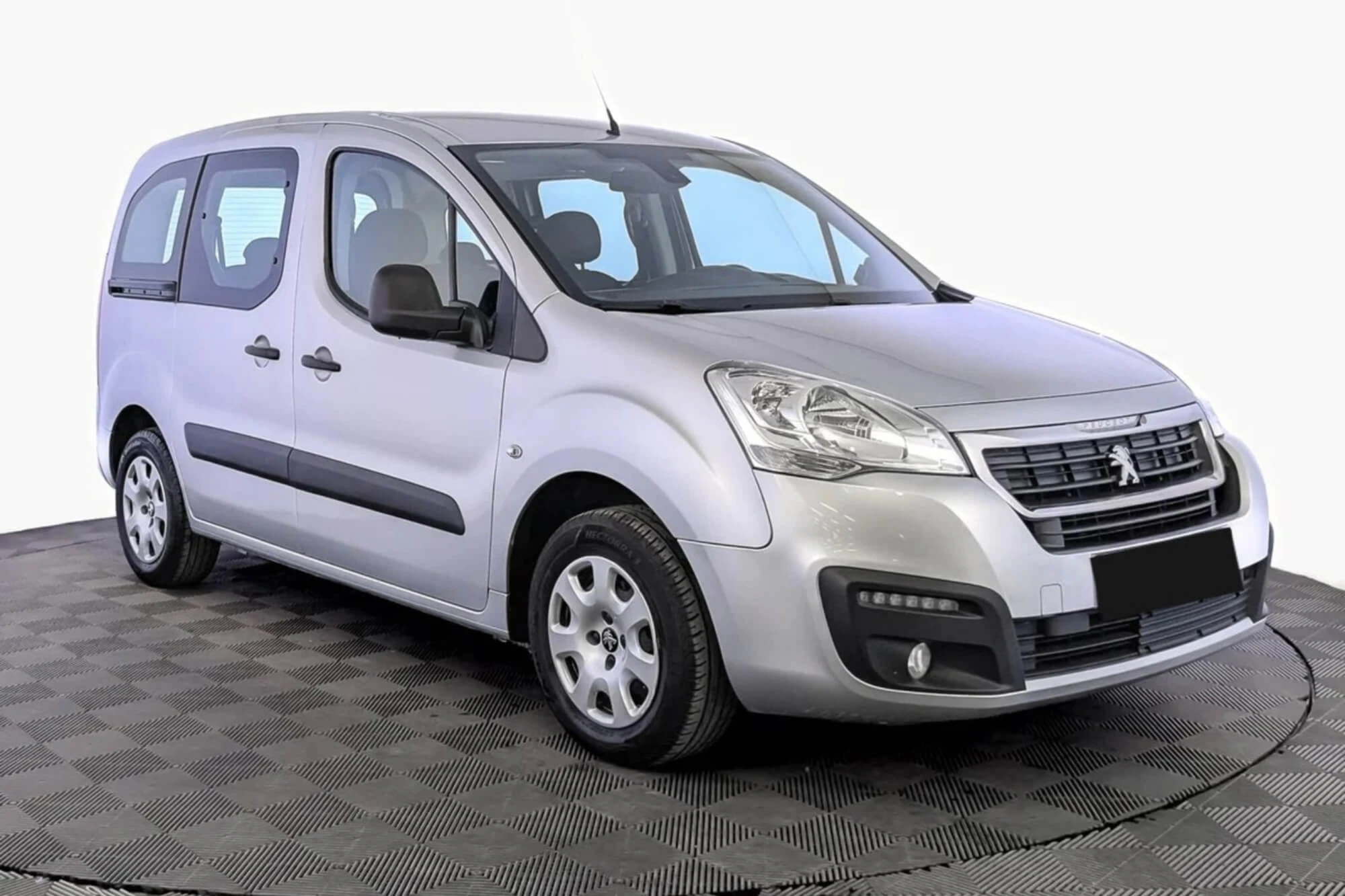 Peugeot Partner Crossway II Restyling Grå