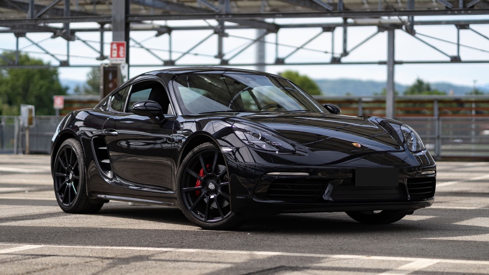 Porsche 718 Cayman в Дубае