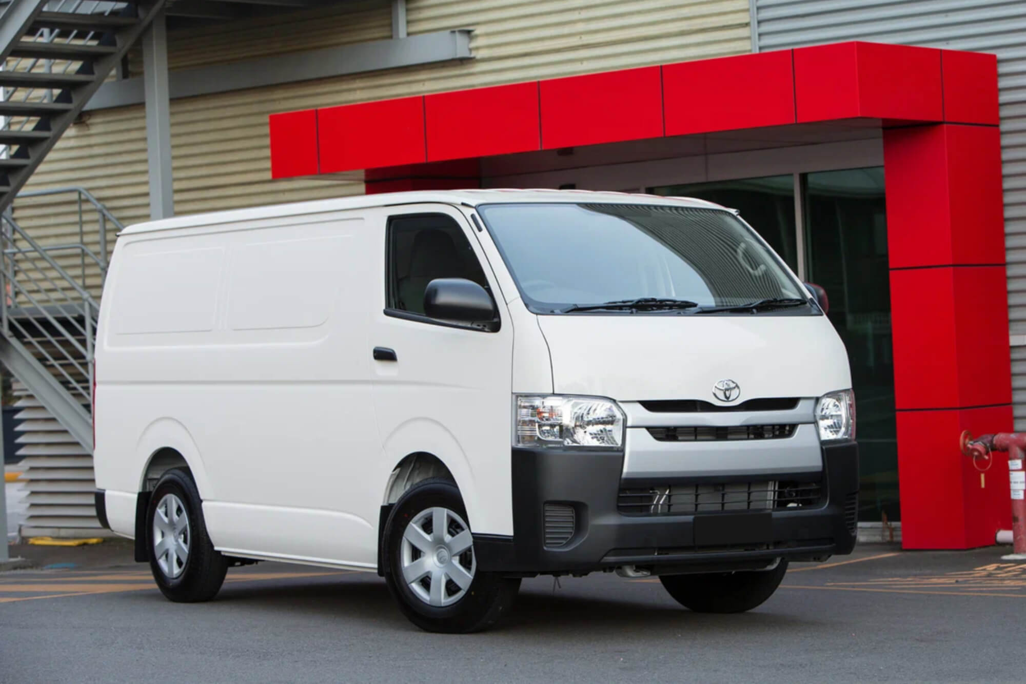 Toyota Hiace H200 Restyling White