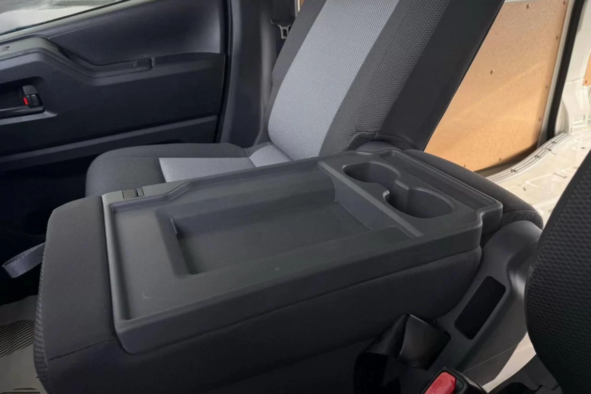 Toyota Hiace белый