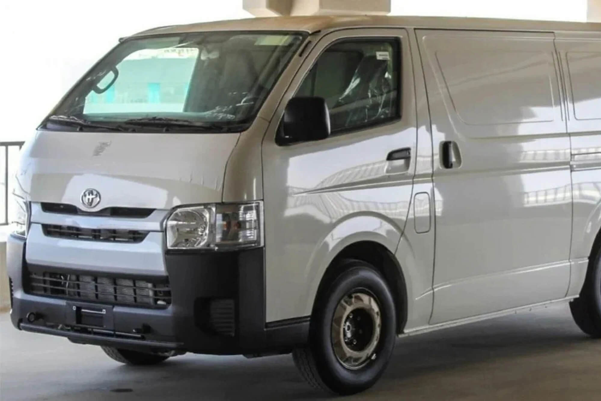 Toyota Hiace H200 Restyling White