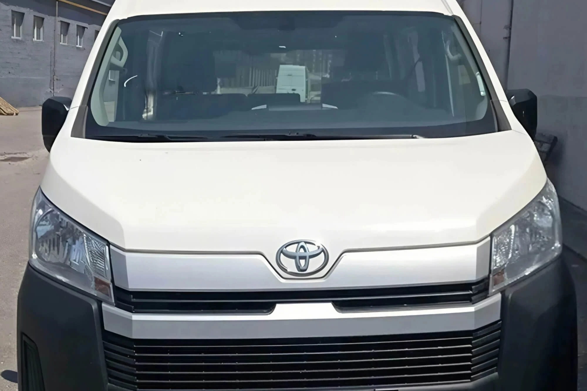 Toyota Hiace H300 לבן Toyota Hiace H300 לבן