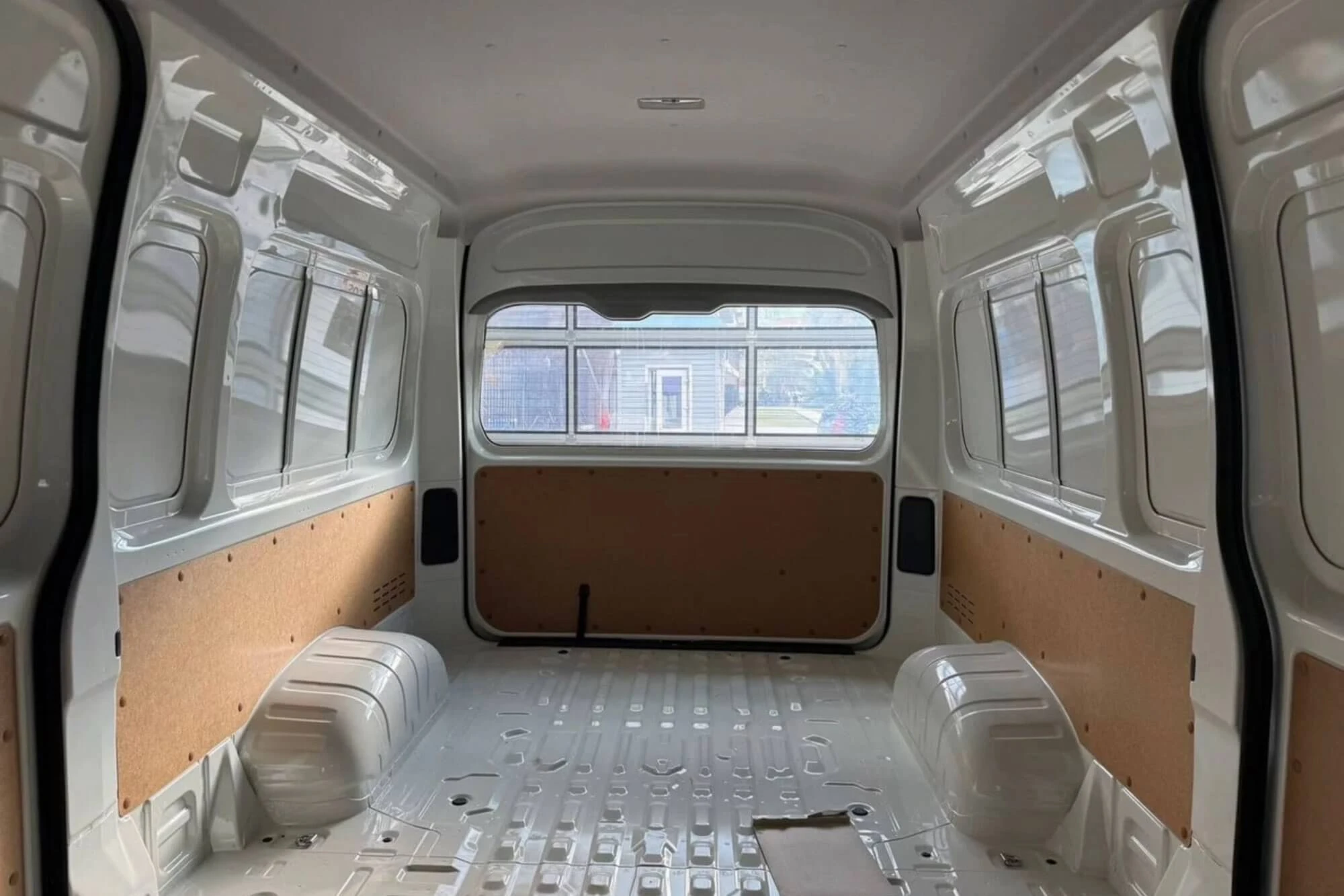Toyota Hiace לבן Toyota Hiace לבן