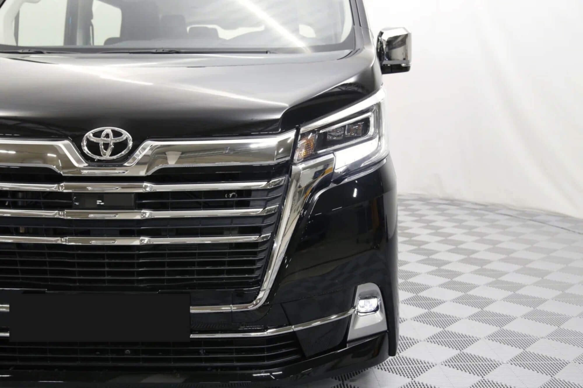 Toyota Hiace Black