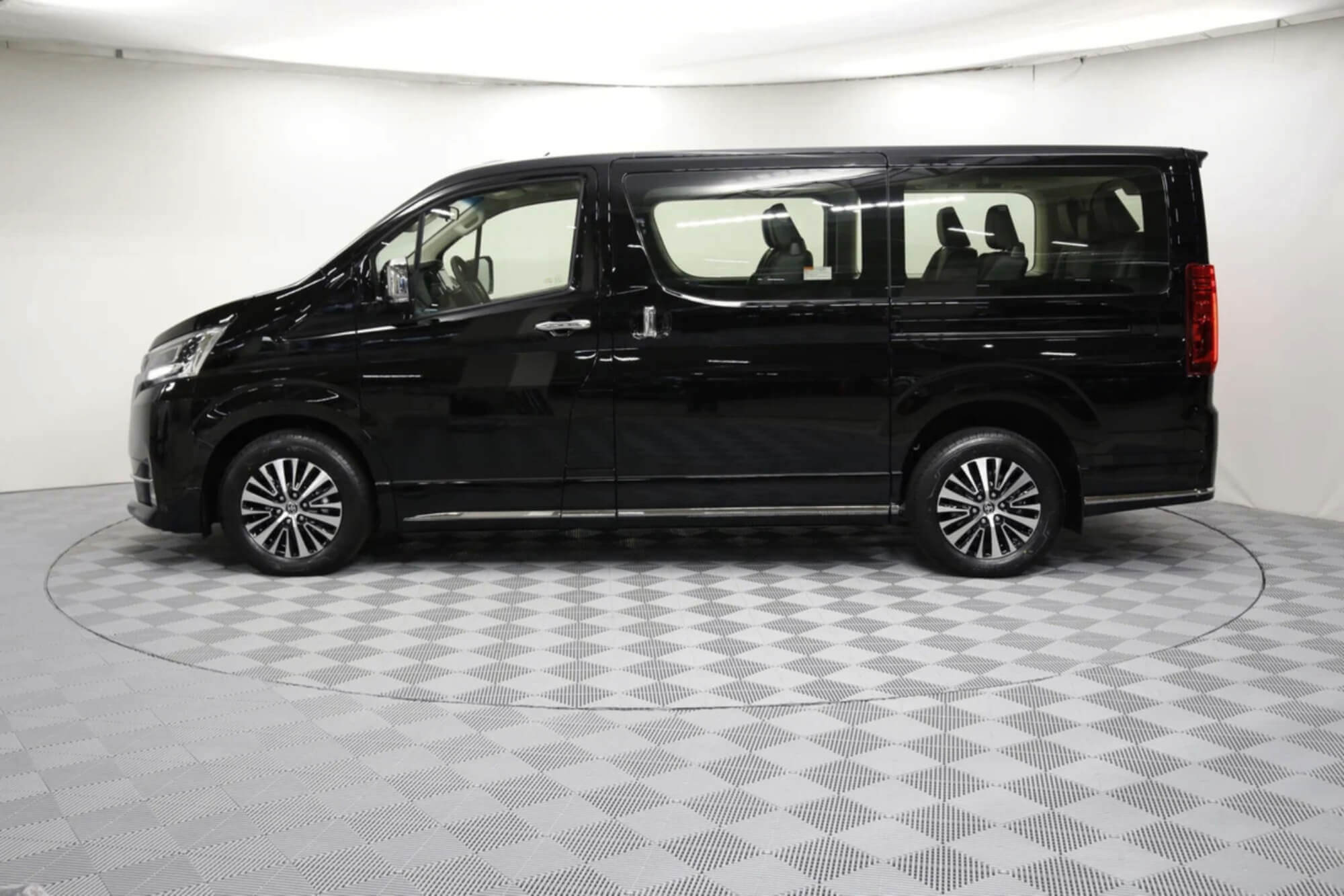 Toyota Hiace Black
