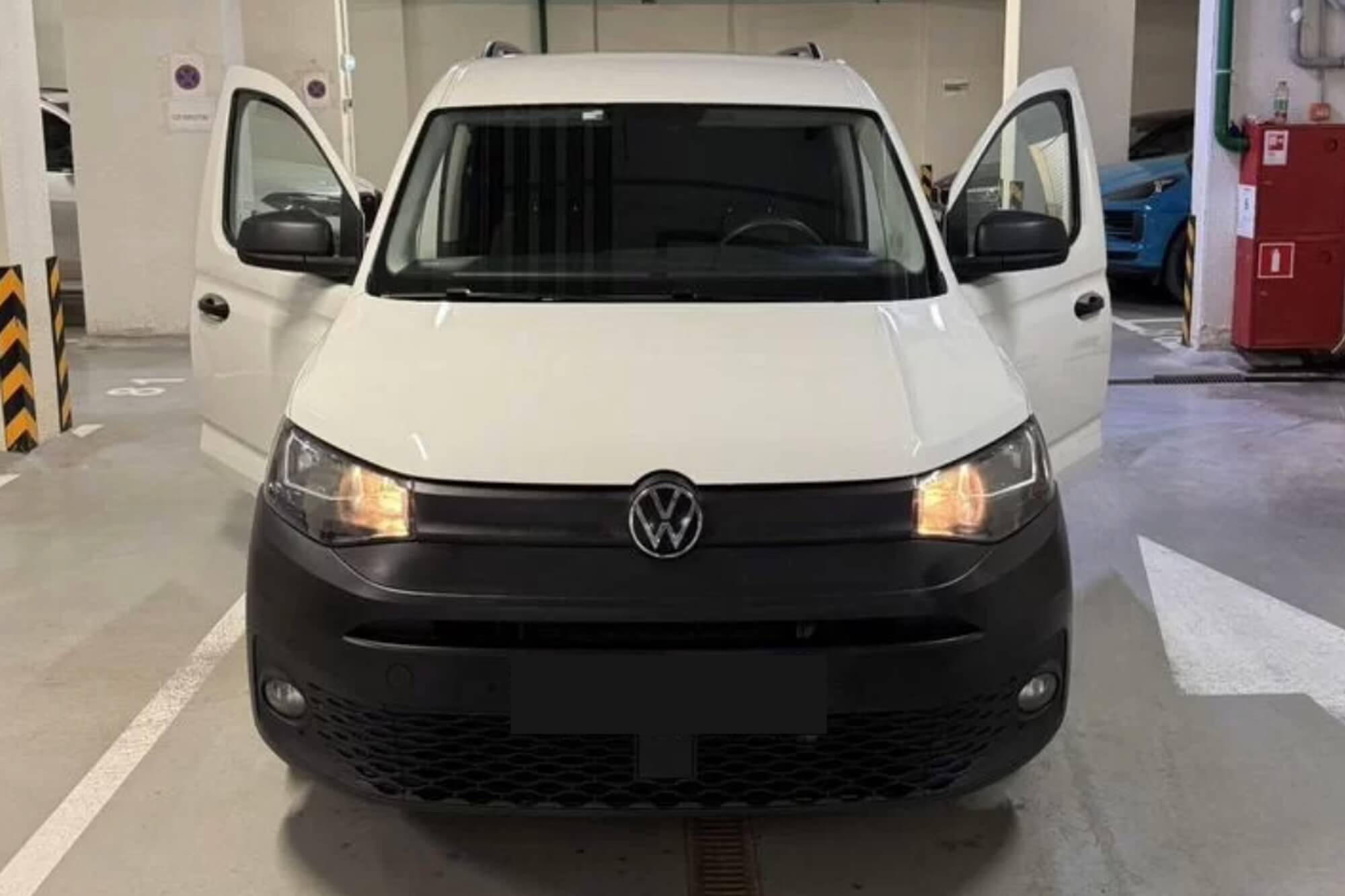 Volkswagen Caddy White