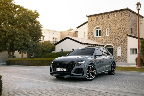 Audi RSQ8 Grey