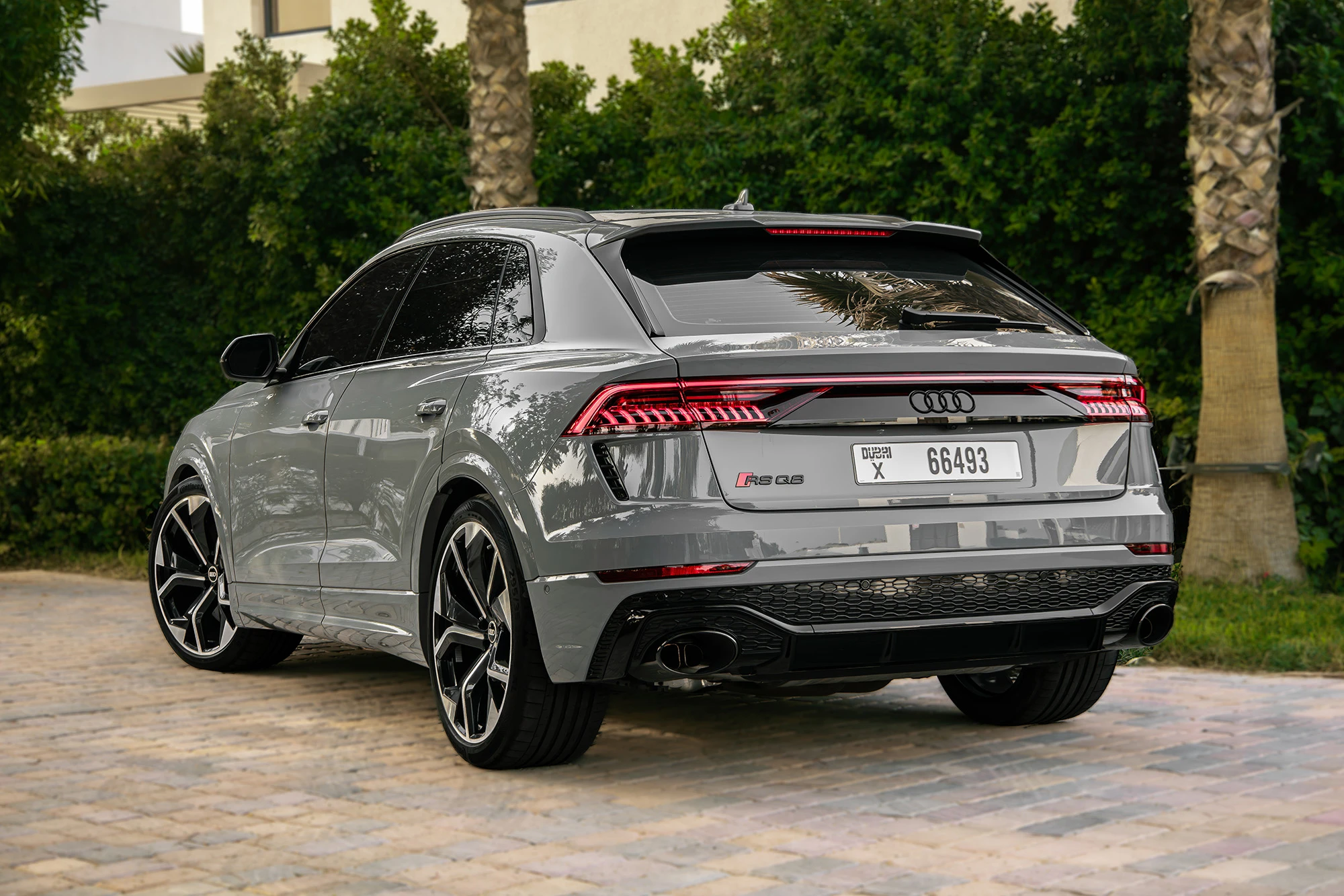 Audi RSQ8 Grigio