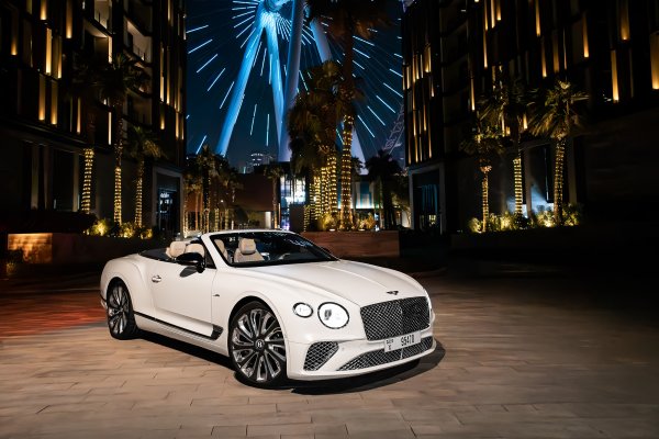 Bentley Continental GT Mulliner Cabrio Mat Beyaz Bentley Continental GT Mulliner Cabrio Mat Beyaz