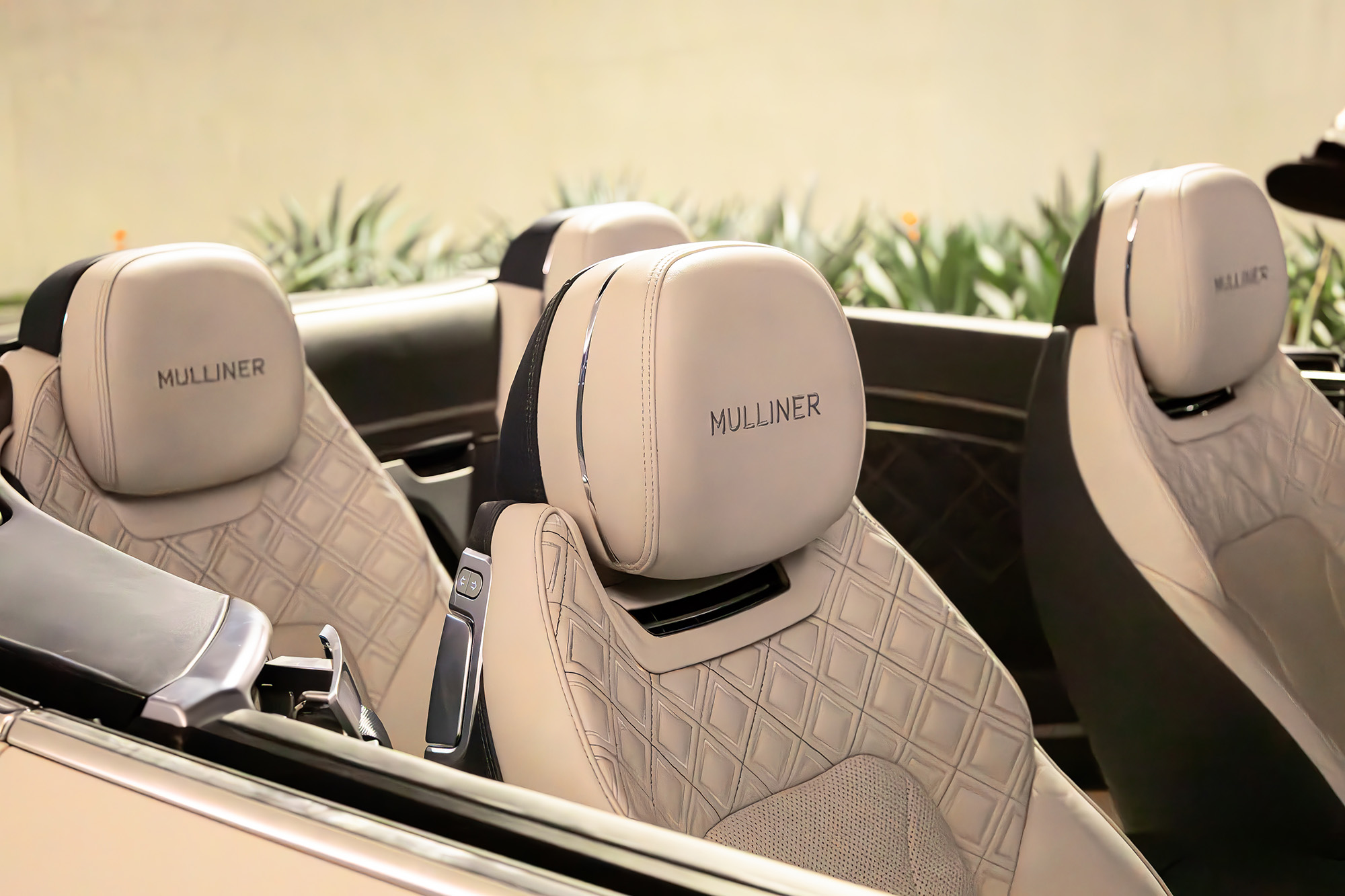 Bentley Continental GT Mulliner Convertible Matte White