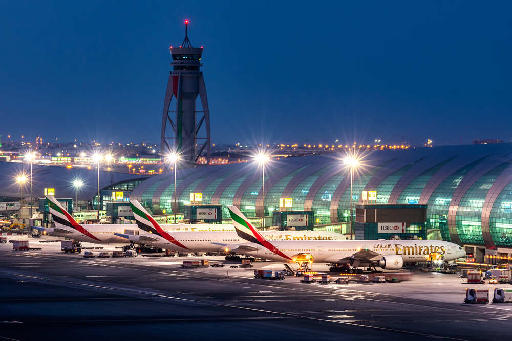 Puis-je commencer une location mensuelle à partir du terminal 1 de DXB ?
