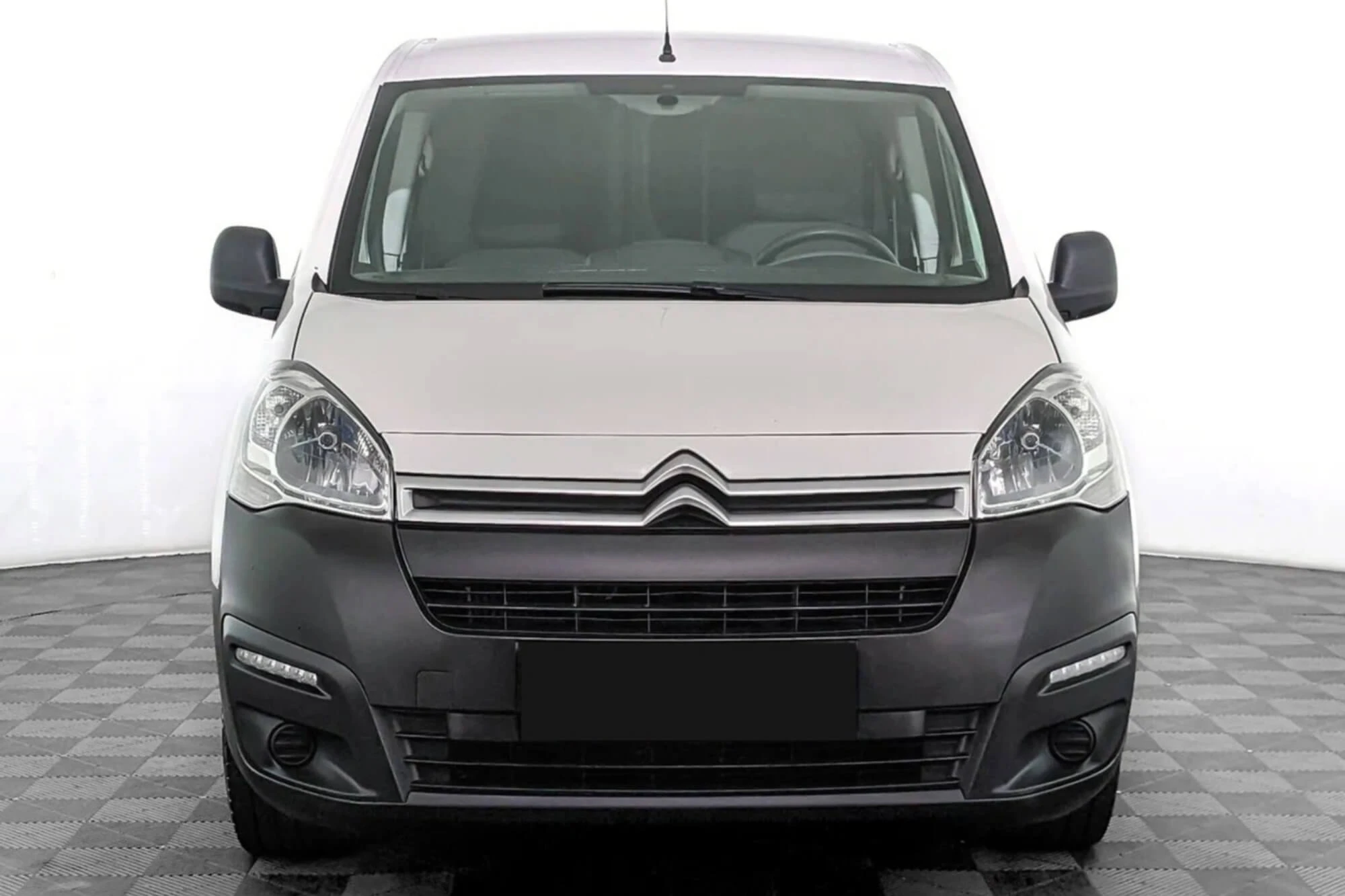 Citroen ברלינגו II עיצוב מחודש לבן Citroen ברלינגו II עיצוב מחודש לבן