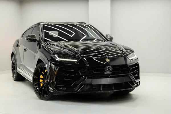 Lamborghini Urus Black