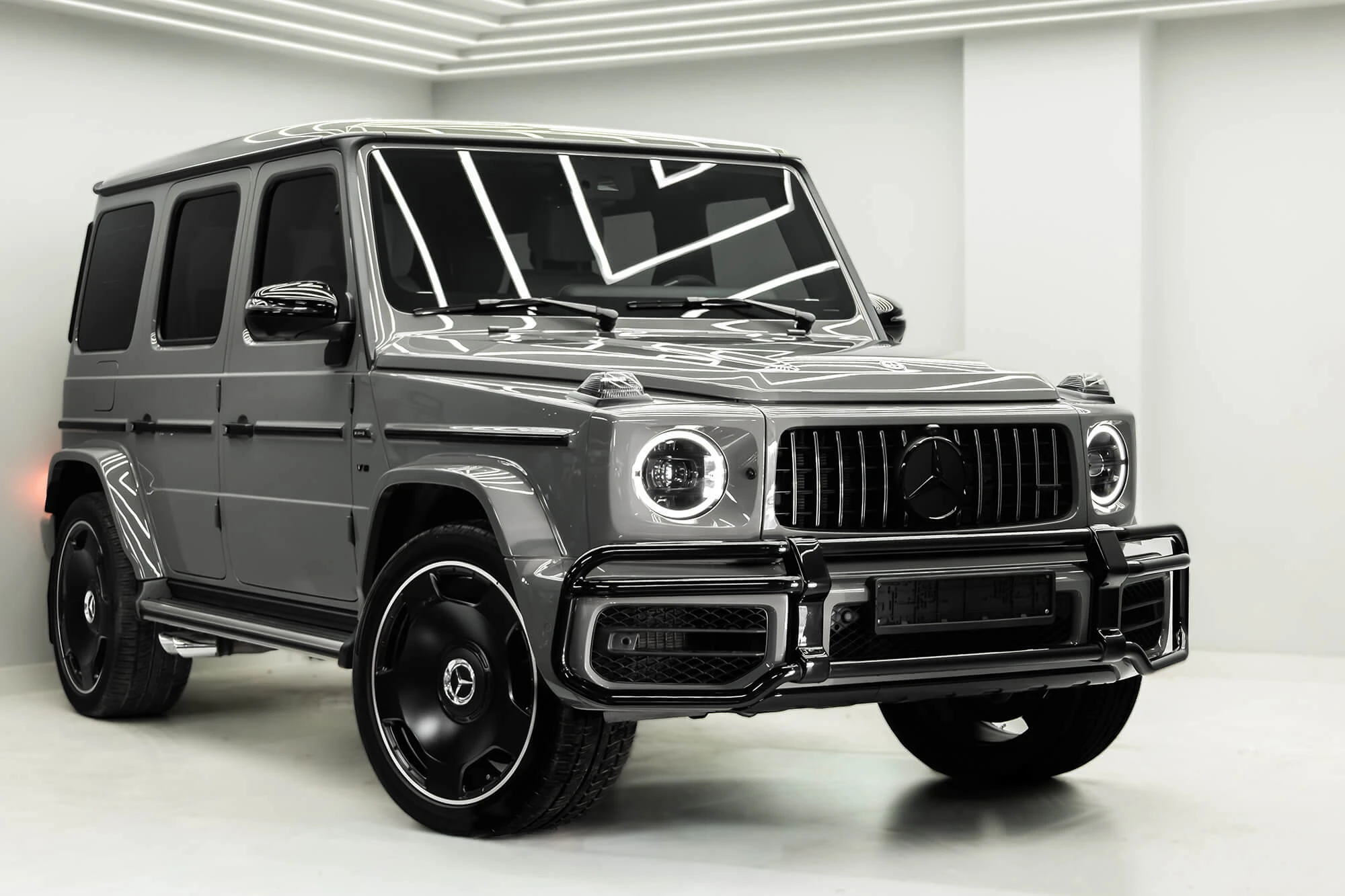 Mercedes G63 AMG серый