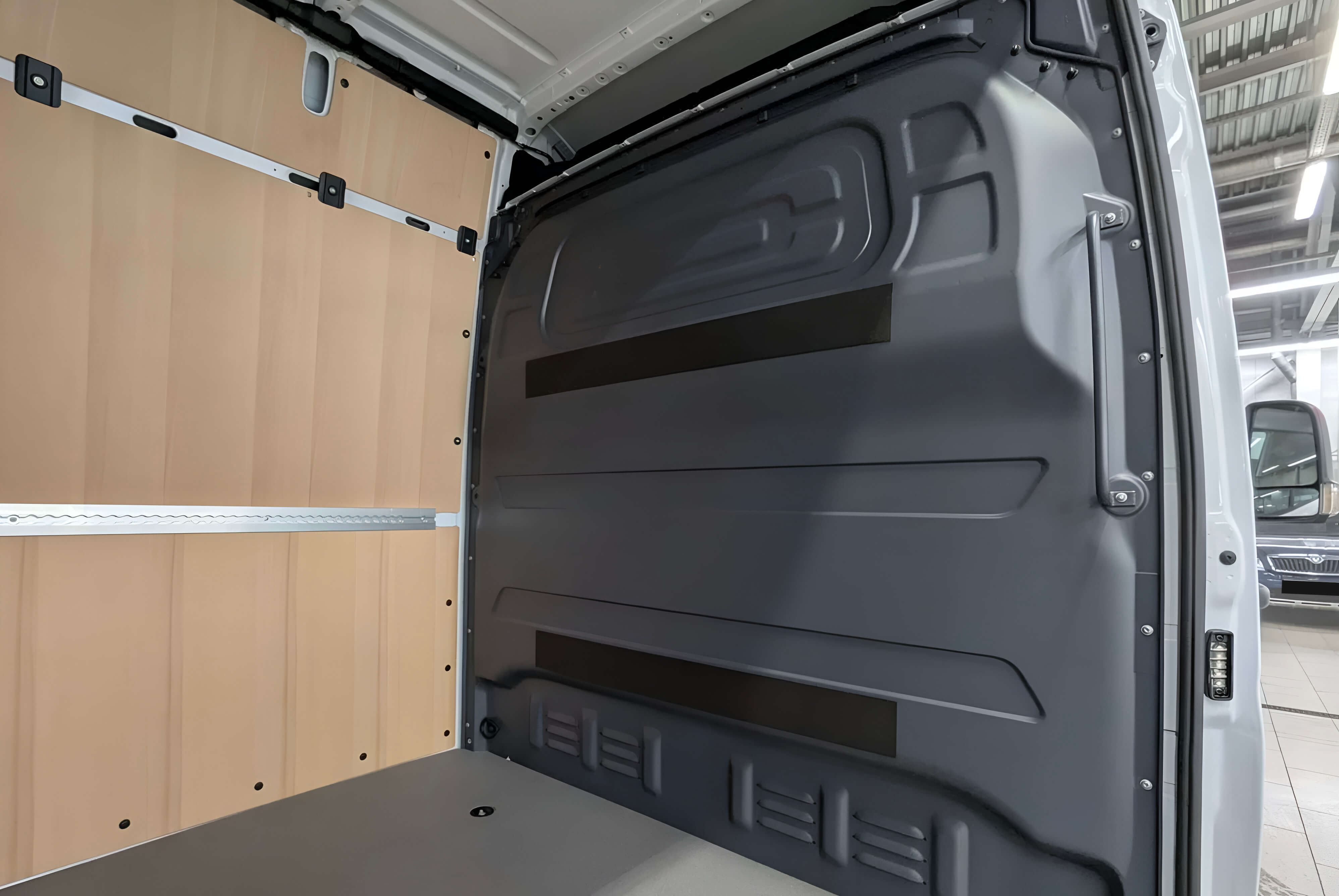 Mercedes-Benz Sprinter White