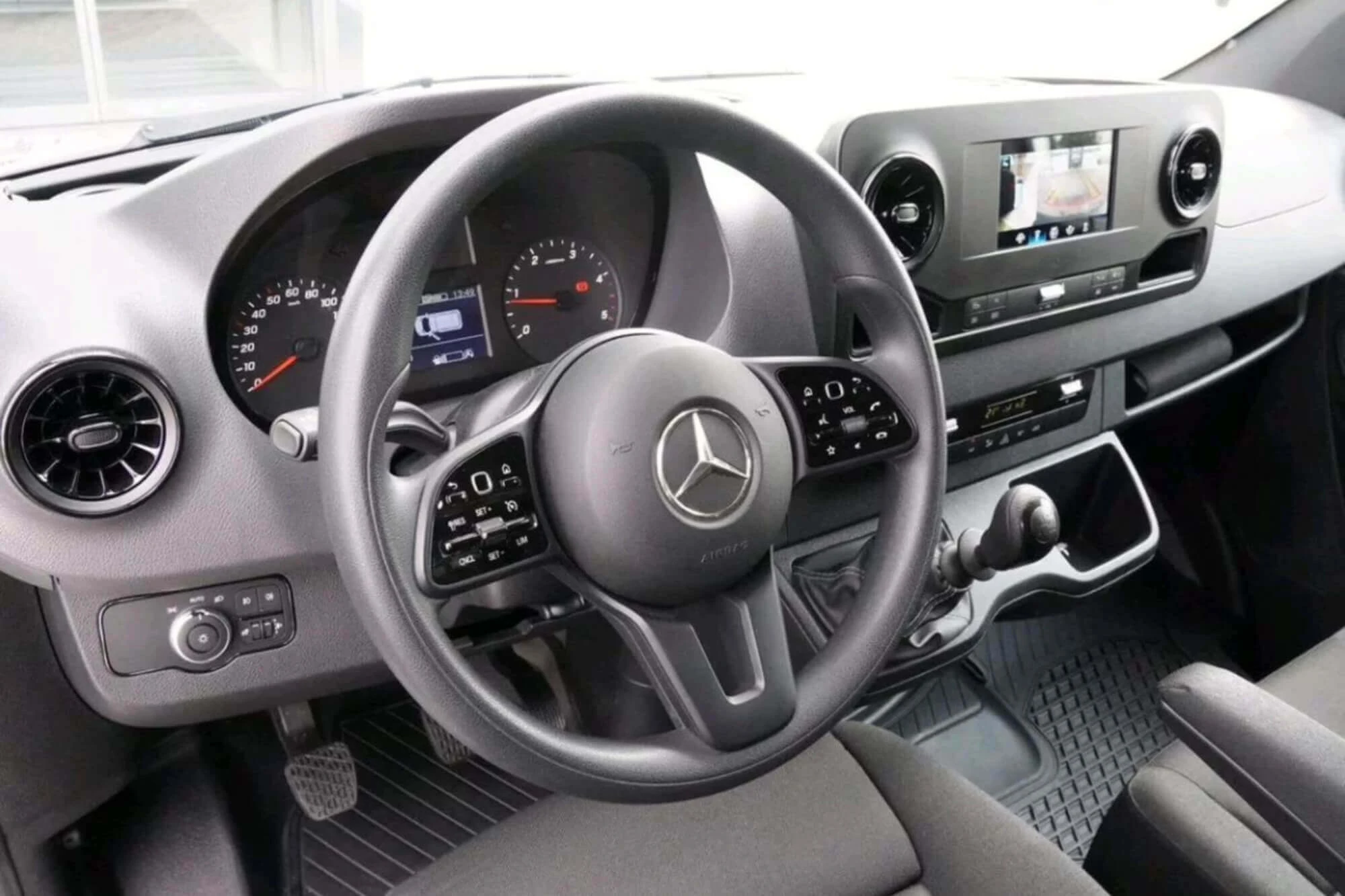 Mercedes-Benz Sprinter белый
