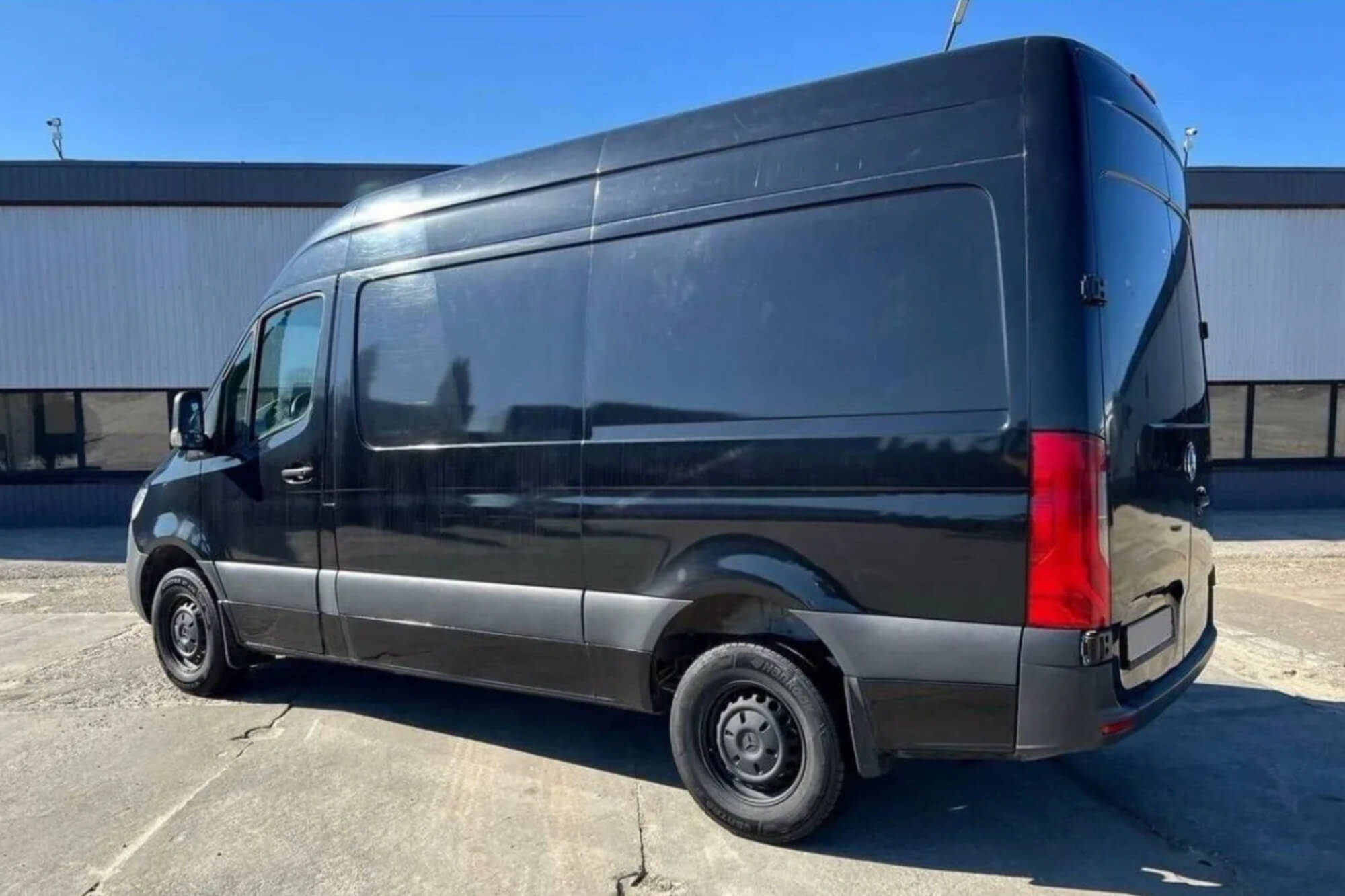 Mercedes-Benz Sprinter Black