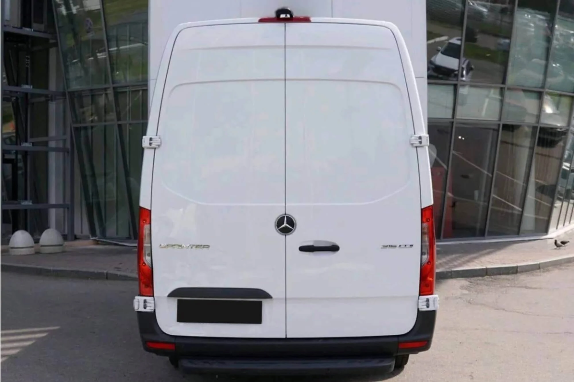 Mercedes-בנץ ספרינטר לבן Mercedes-בנץ ספרינטר לבן