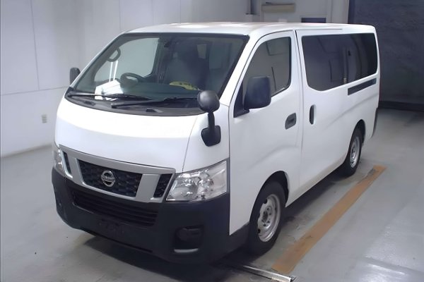 Nissan Urvan Hvid