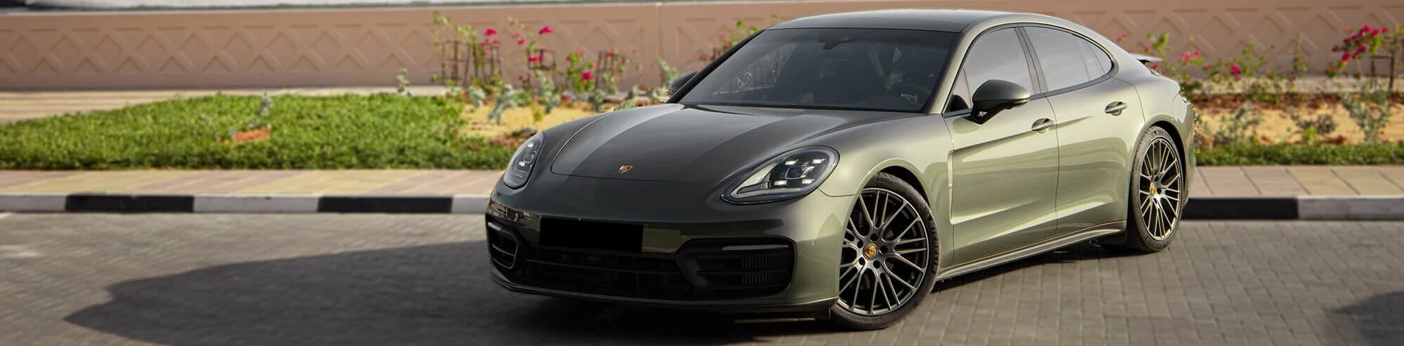 Most Famous and Popular Cars in Dubai