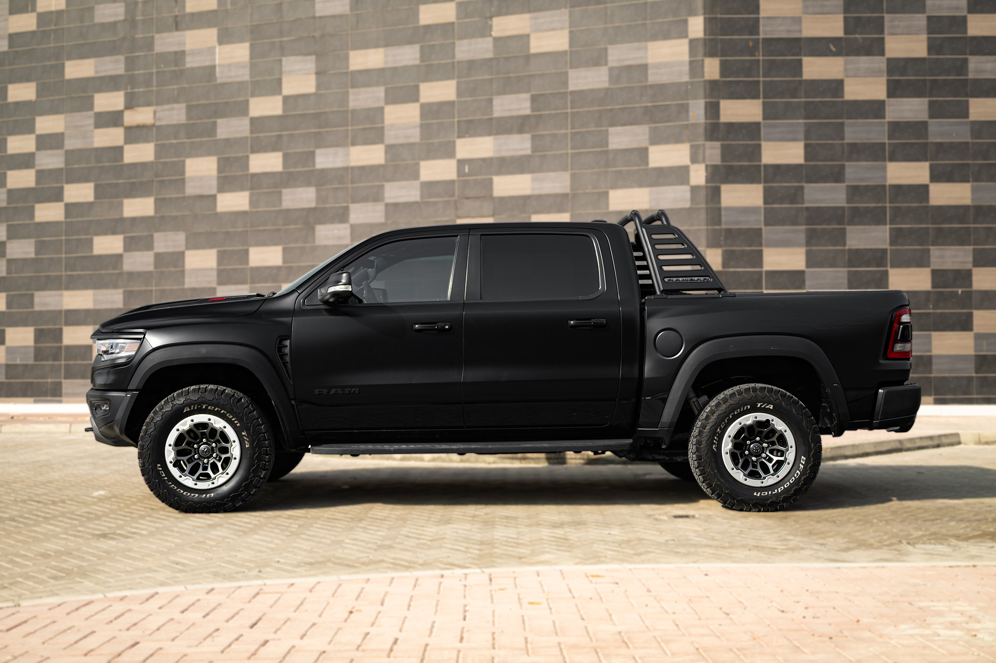 Dodge Ram TRX черный матовый