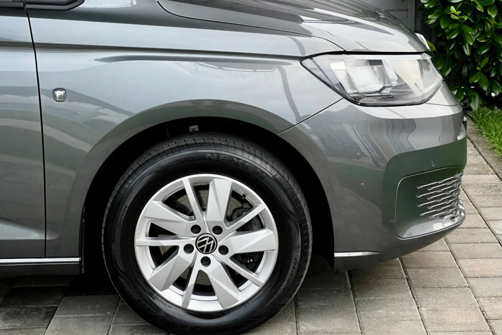 Volkswagen Caddy V Grey