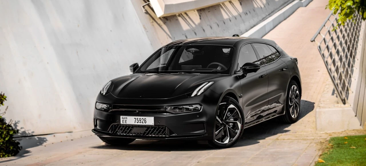 زيكر 001 أسود غير لامع