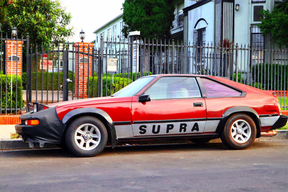 Toyota Supra Nesilleri: Klasik A40'tan Modern GR Supra'ya Dubai'de 1981 Toyota Celica Supra