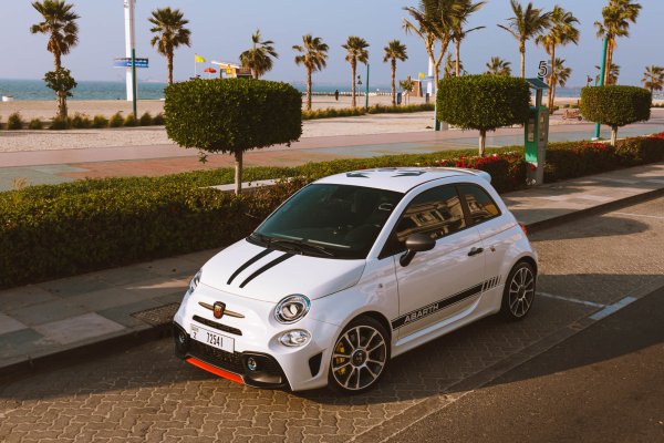 Abarth 695 Turismo Hvid