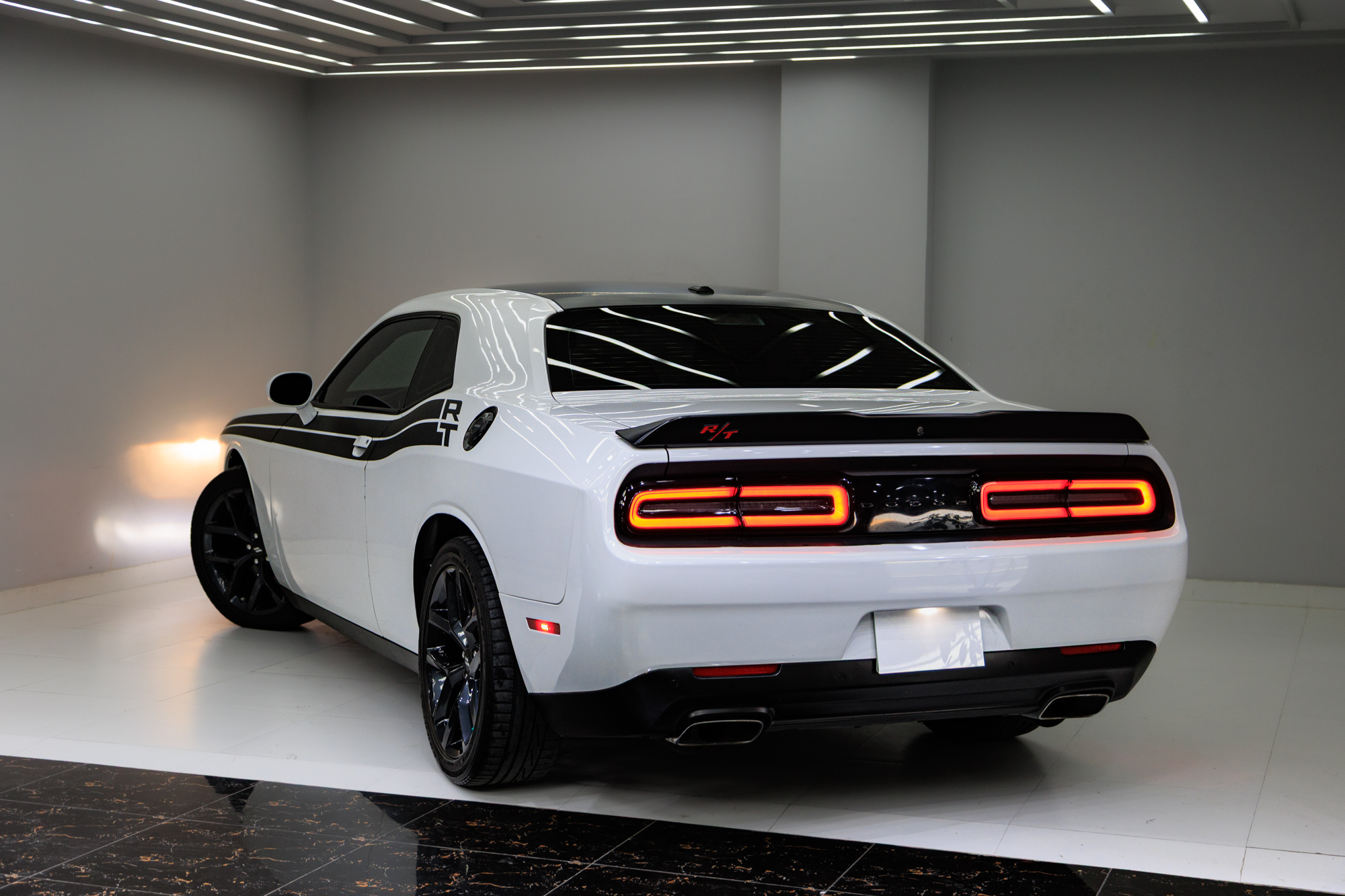 Dodge Challenger R/T White