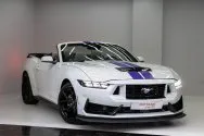 Ford Mustang New Gen Convertible Branco e Azul Ford Mustang New Gen Convertible Branco e Azul