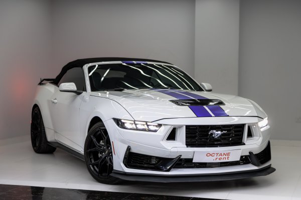 Ford Mustang New Gen Cabrio Weiß & Blau