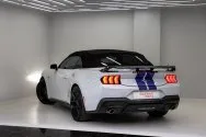 Ford Mustang New Gen Convertible Branco e Azul Ford Mustang New Gen Convertible Branco e Azul