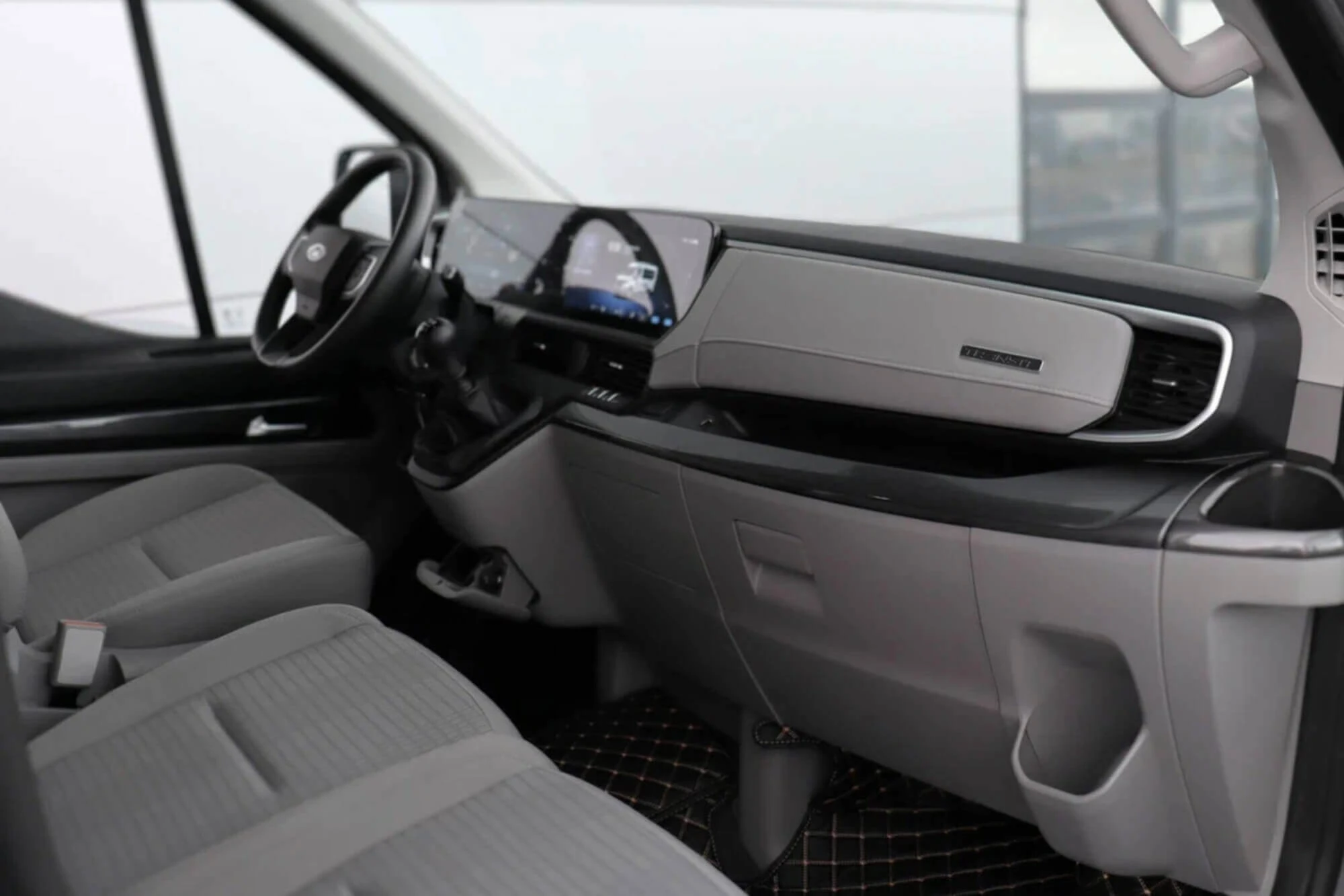 Форд Транзит белый