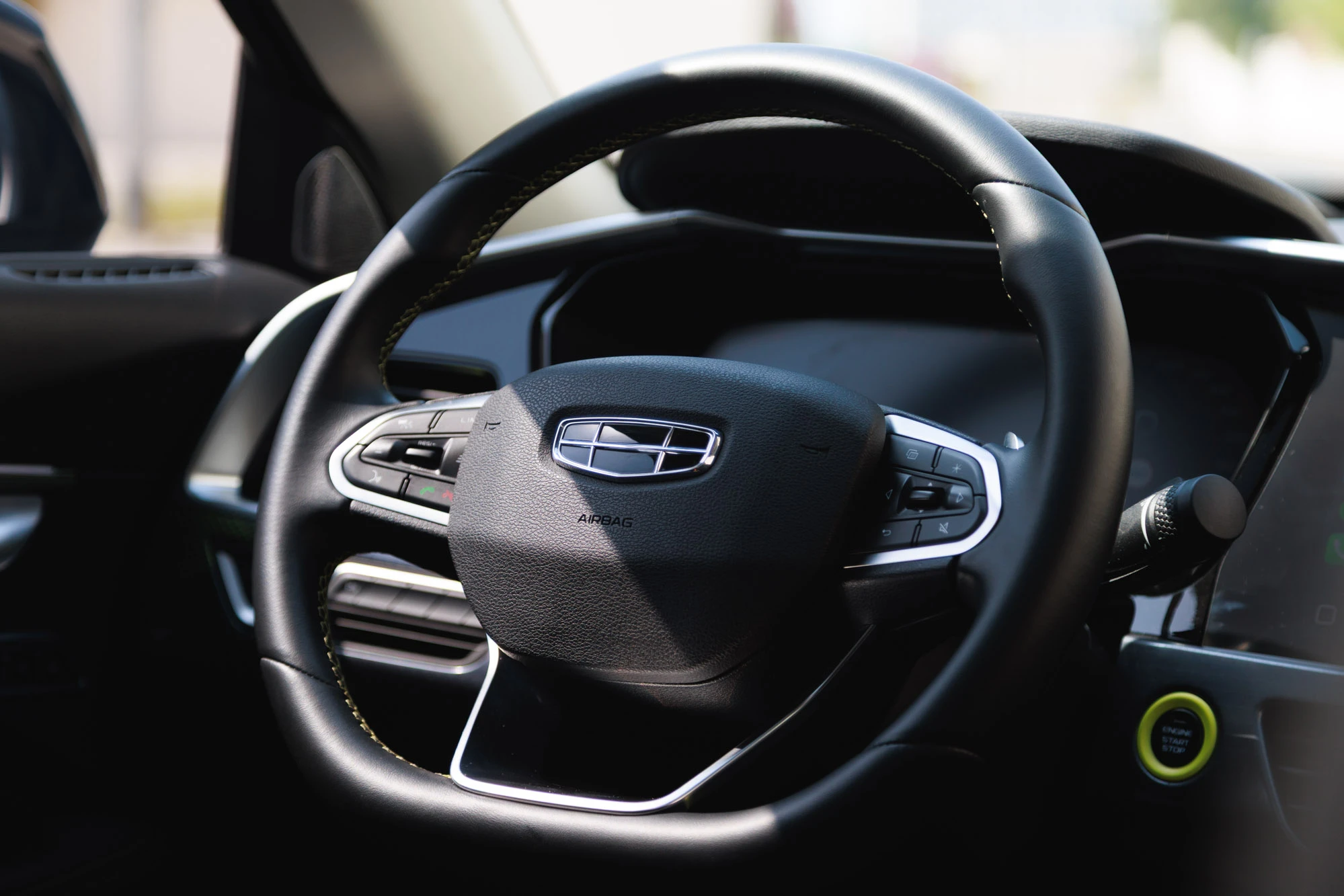 Geely Tugella GF Grau