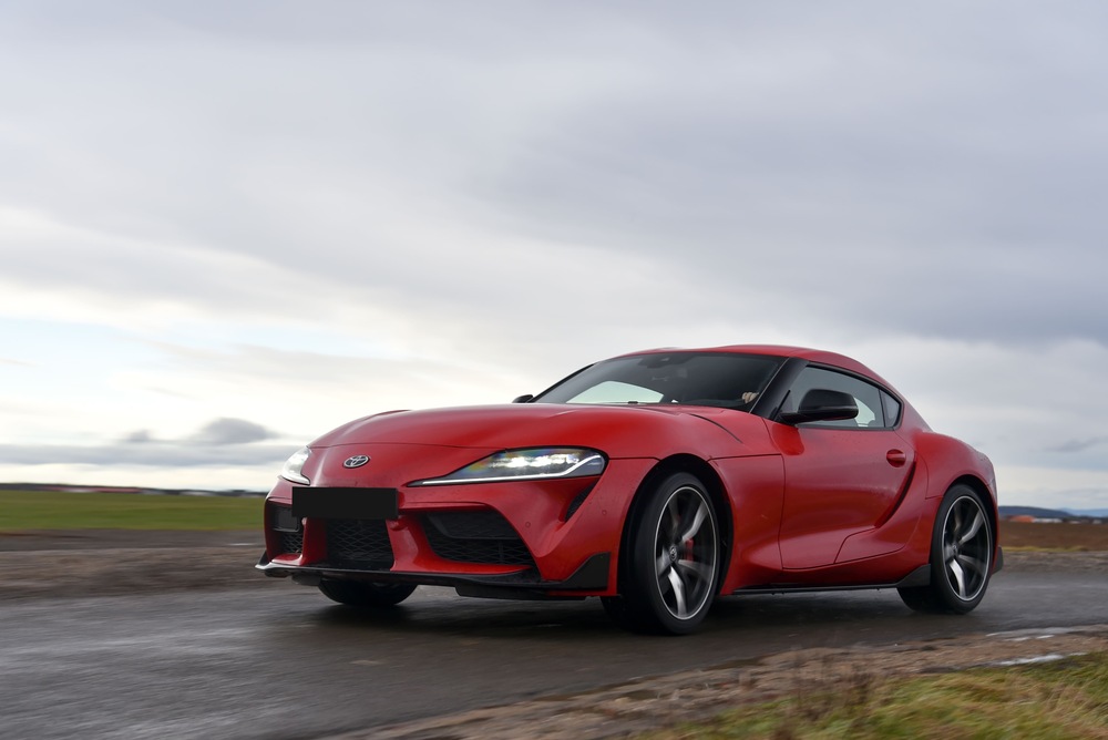 Toyota Supra Nesilleri: Klasik A40'tan Modern GR Supra'ya Supra A80 Dubai'de