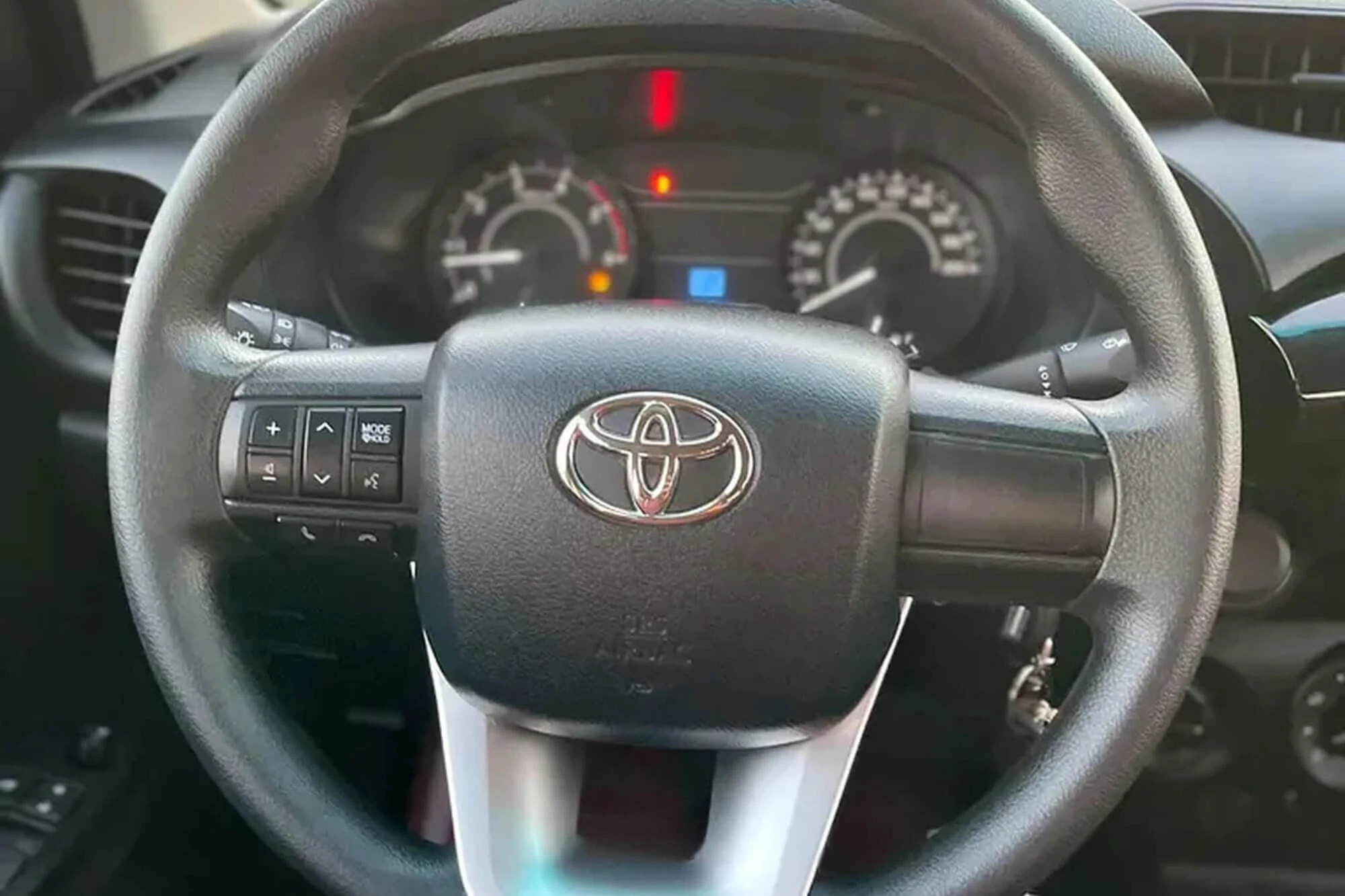 Toyota Hilux Beyaz