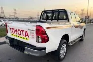 Toyota Hilux לבן Toyota Hilux לבן