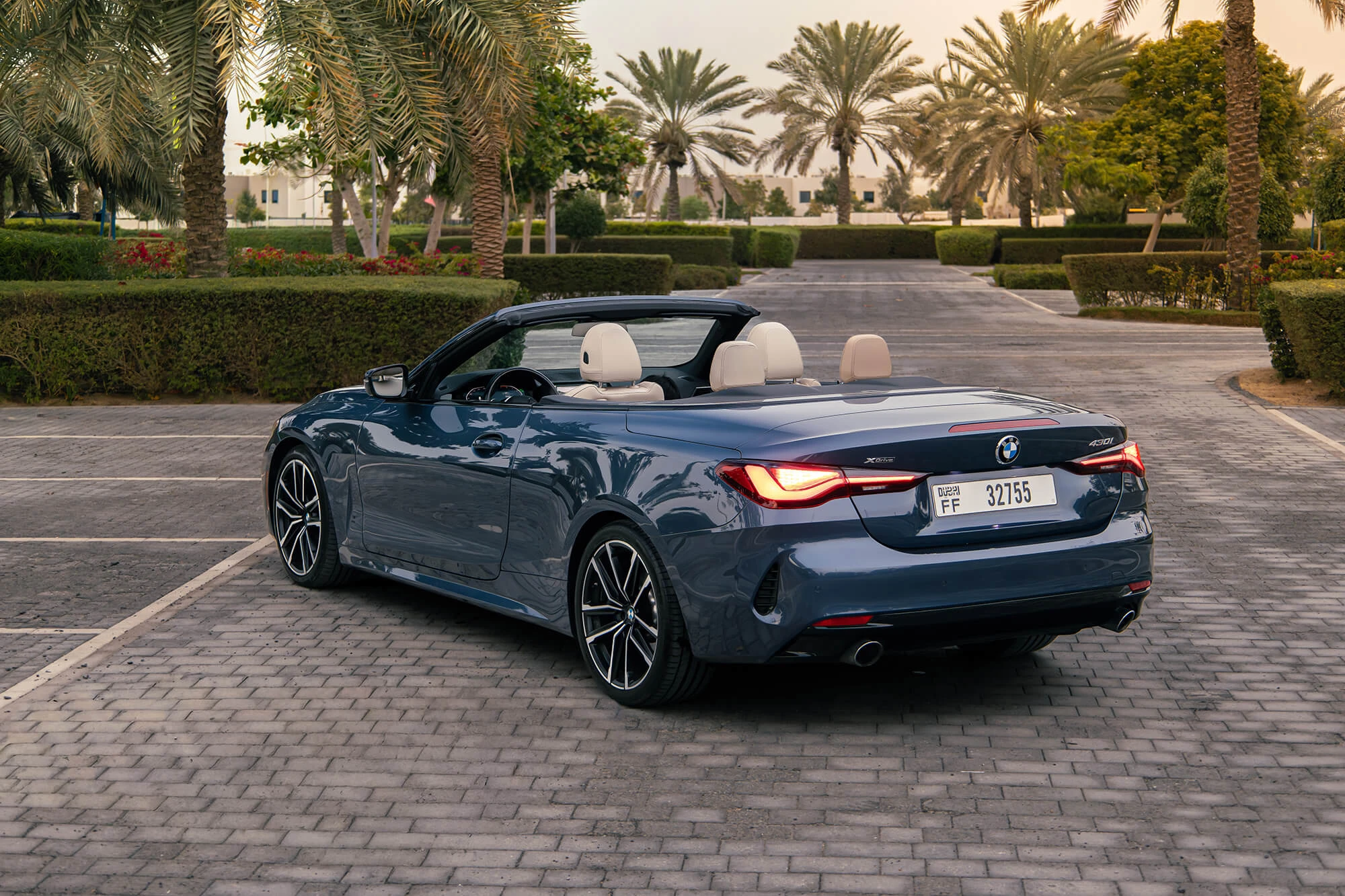 BMW 430i xDrive קבריולט כחול BMW 430i xDrive קבריולט כחול