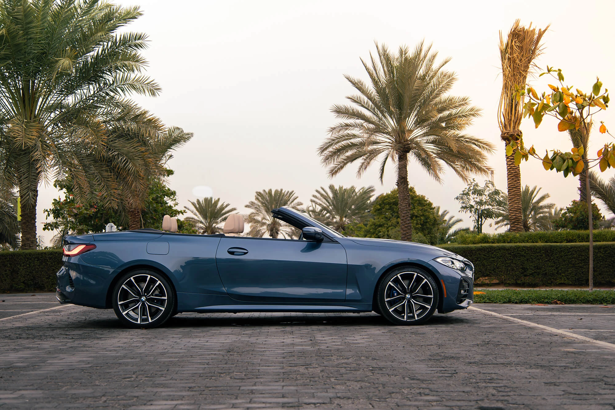 BMW 430i xDrive קבריולט כחול BMW 430i xDrive קבריולט כחול
