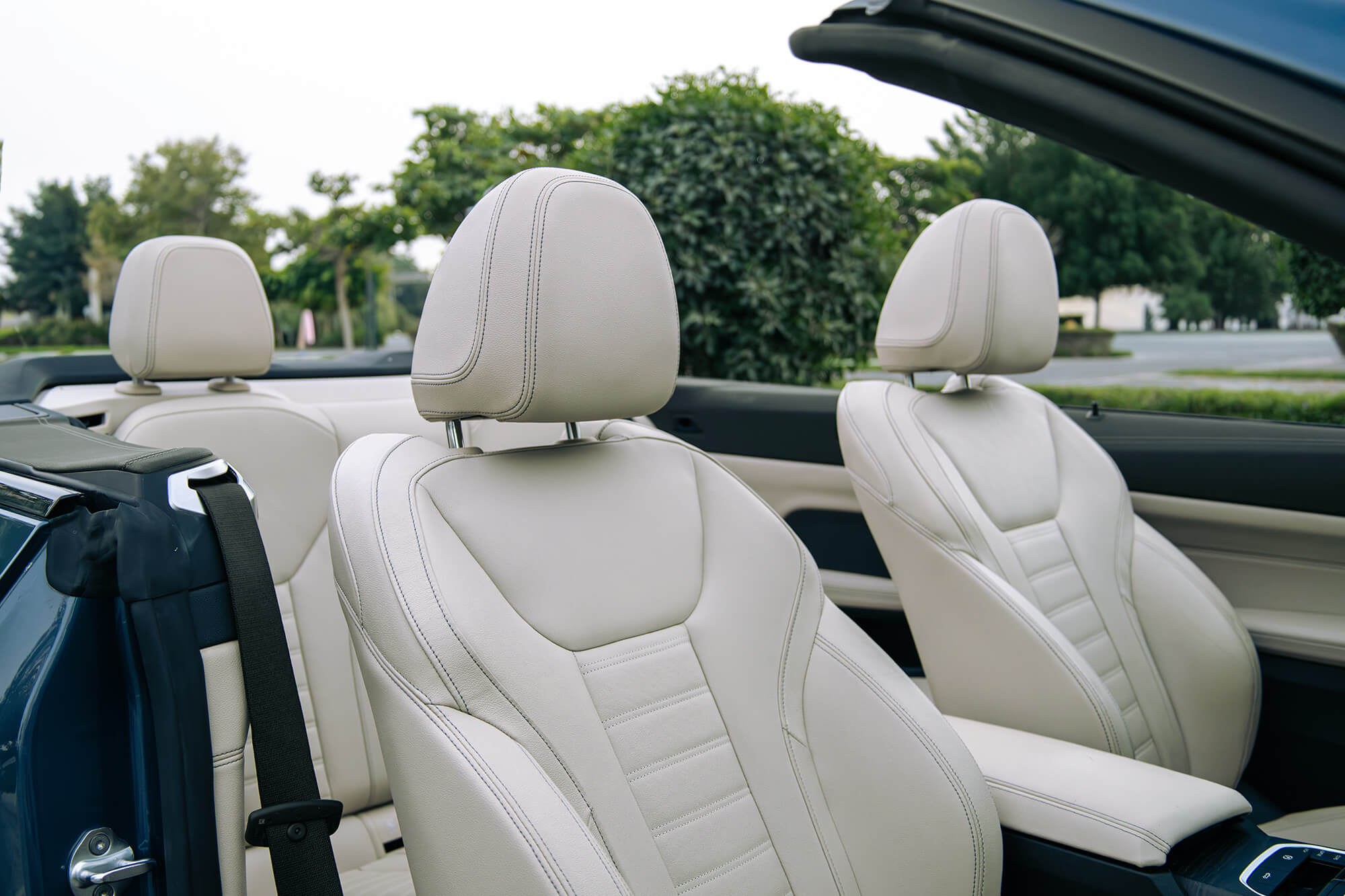 BMW 430i xDrive Convertible Blue