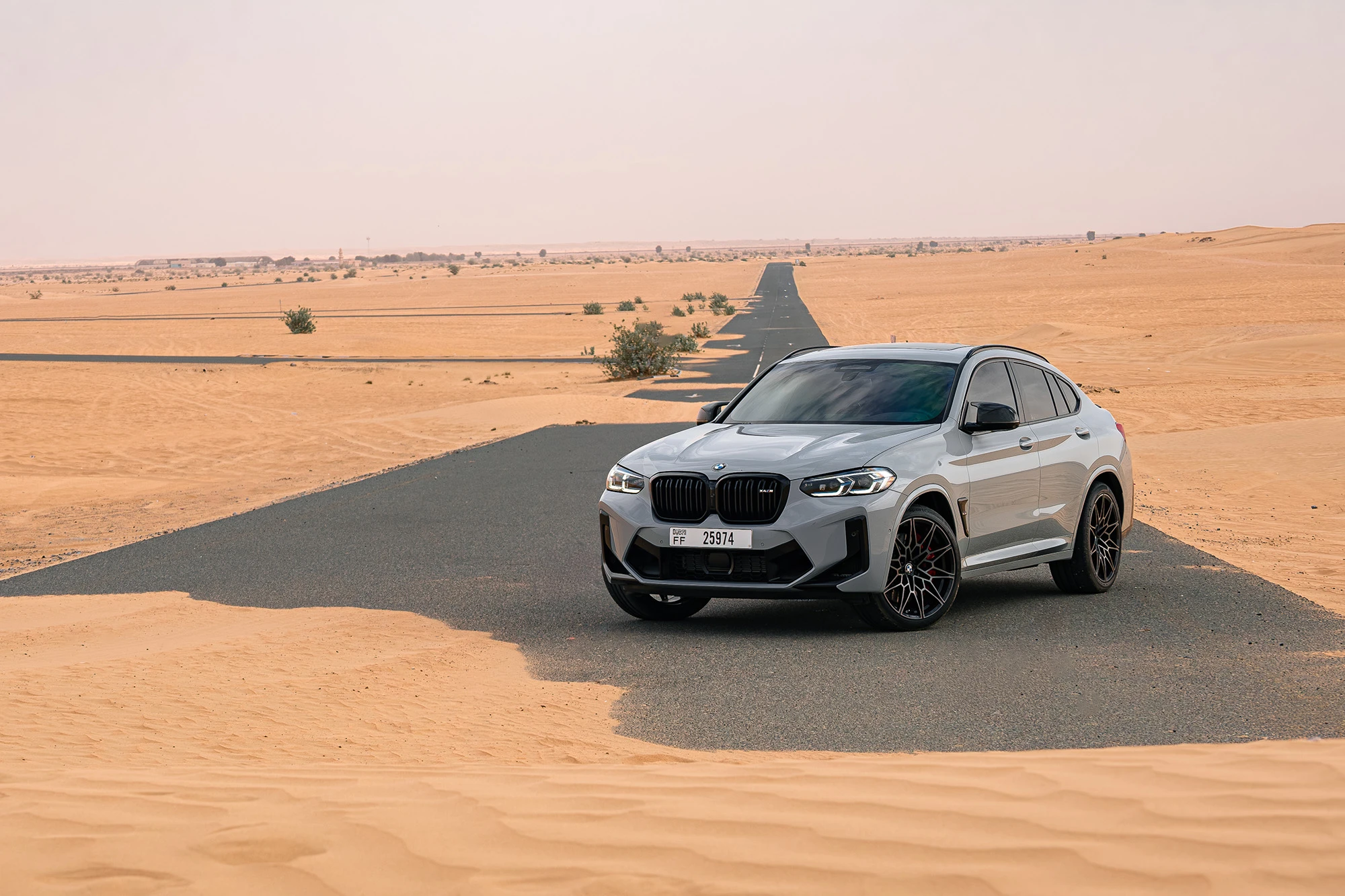 BMW X4M תחרות אפור BMW X4M תחרות אפור