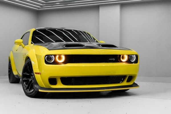 Dodge Challenger R/T Scat Pack Yellow