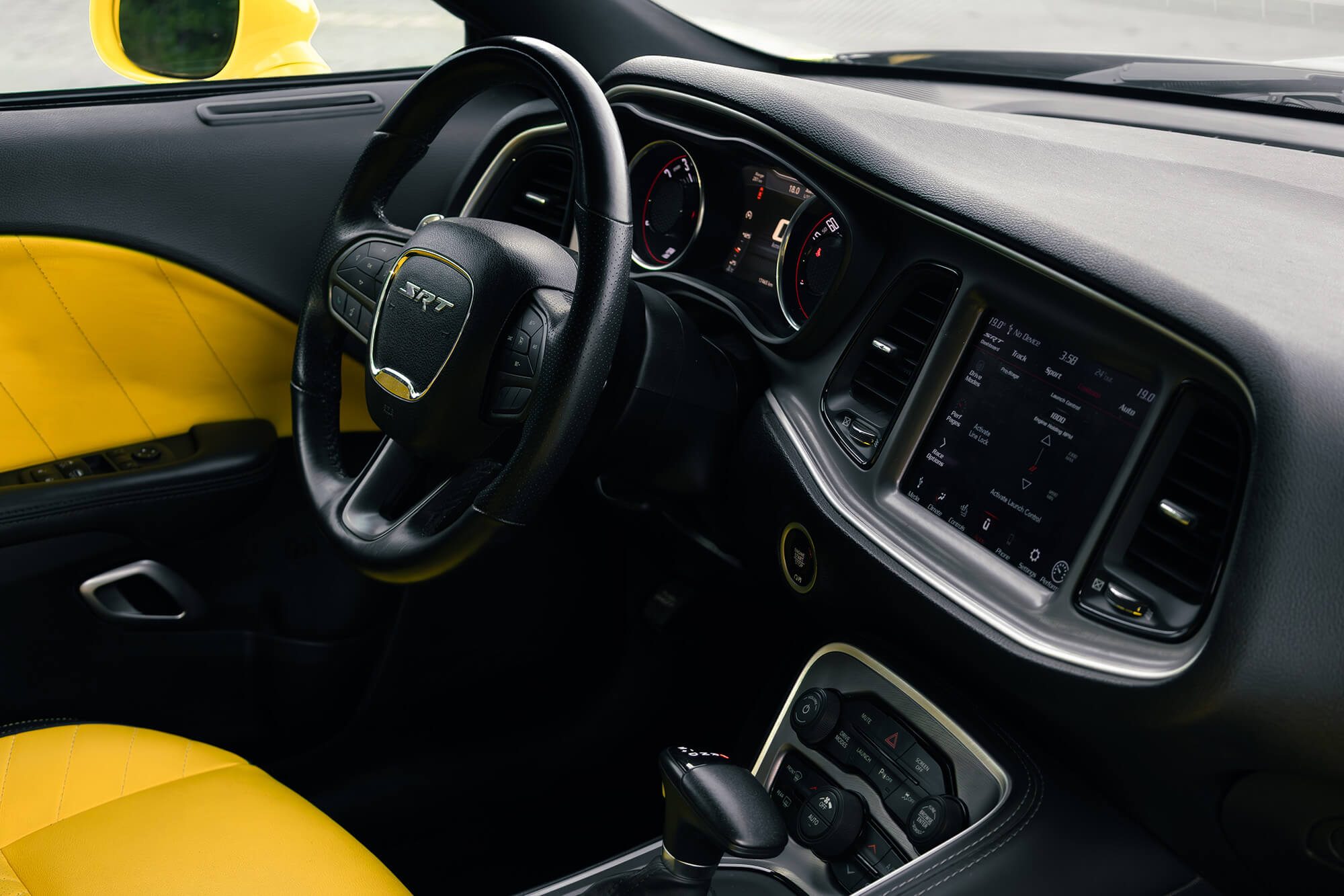 Dodge Challenger R/T Scat Pack Yellow