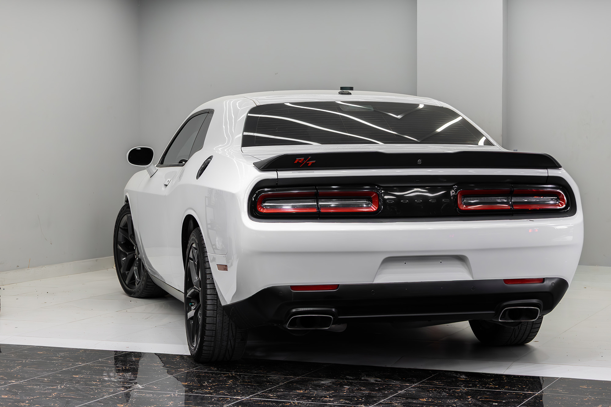 Dodge Challenger R/T  White