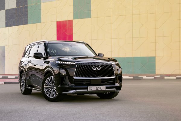 إنفينيتي QX80 إنفينيتي الجيل الجديد QX80 أسود