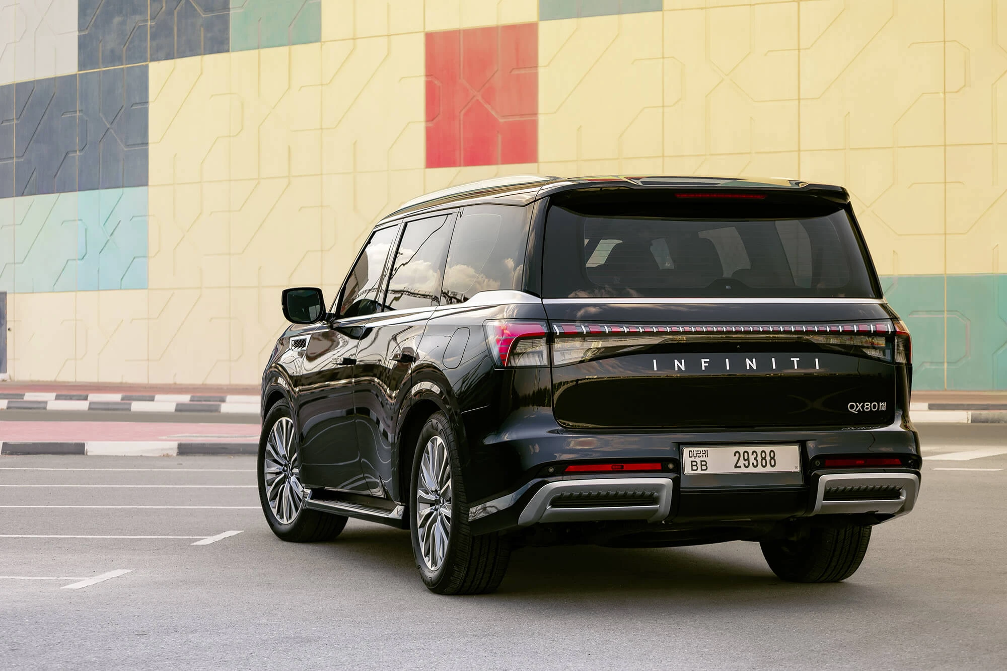 Infiniti QX80 דור חדש שחור Infiniti QX80 דור חדש שחור