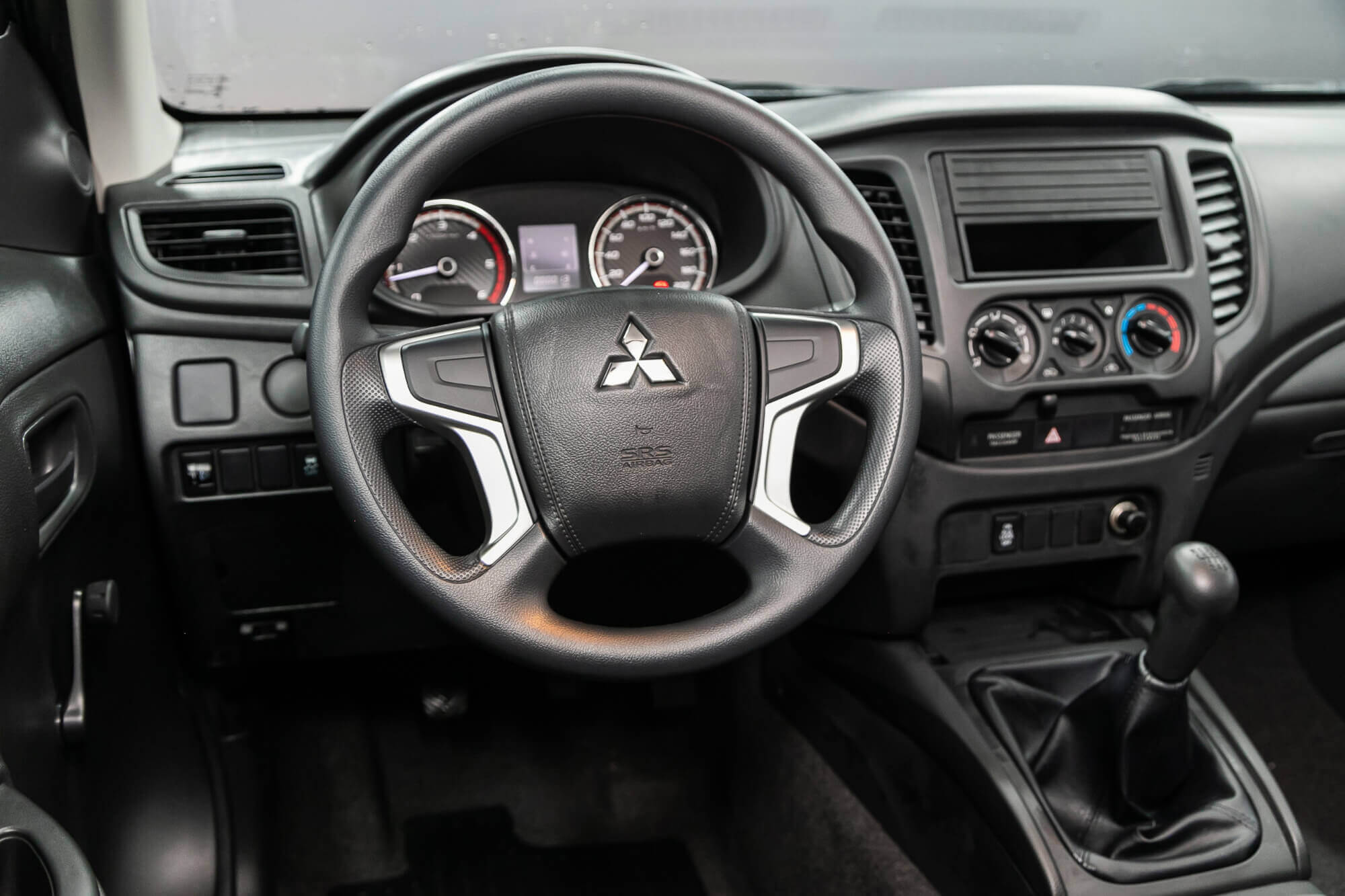 Mitsubishi L200 Orange